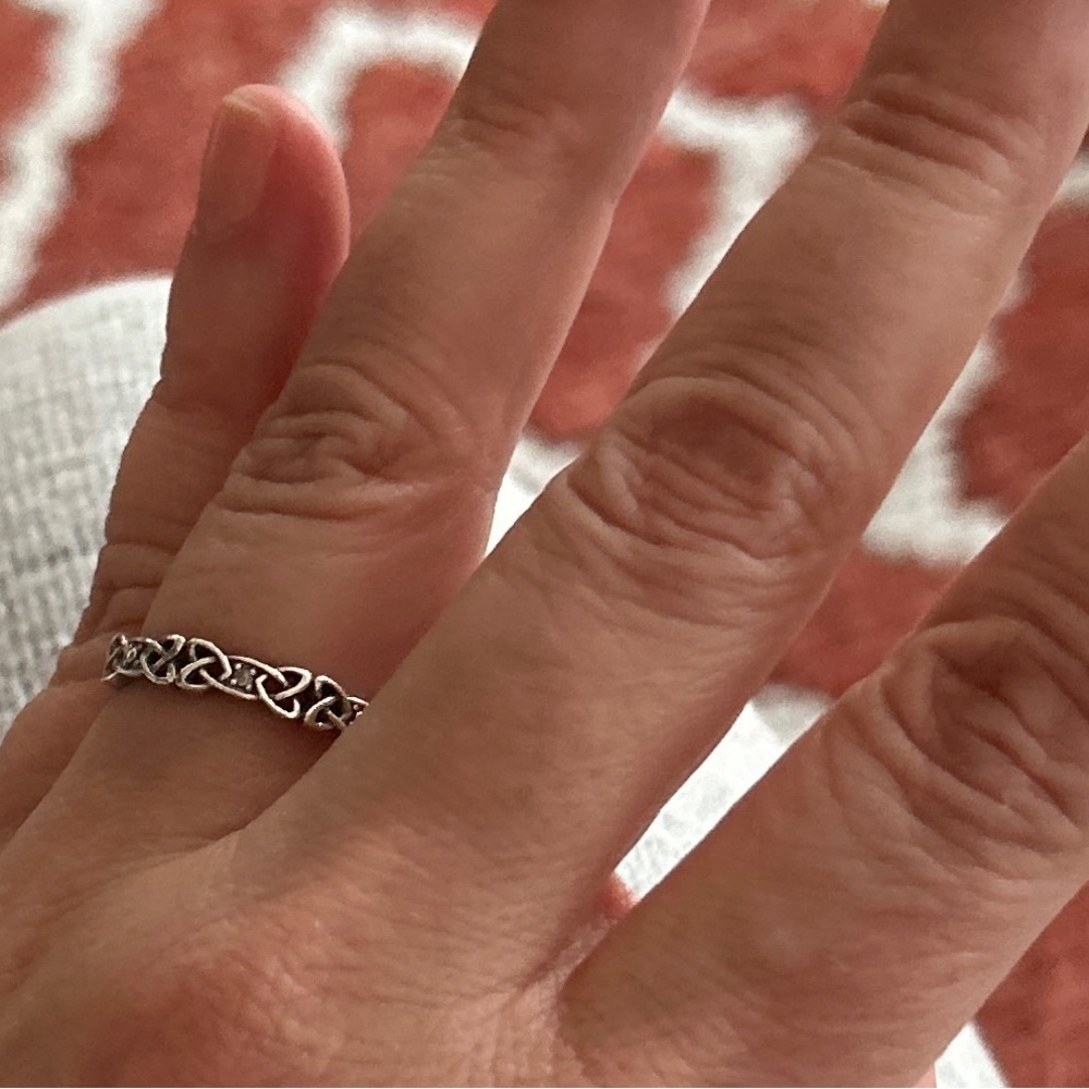 Beautiful silver and diamond Shanore Celtic wedding band ring size 6